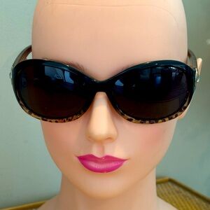 Bolero polarized women’s sunglasses in excellent condition!